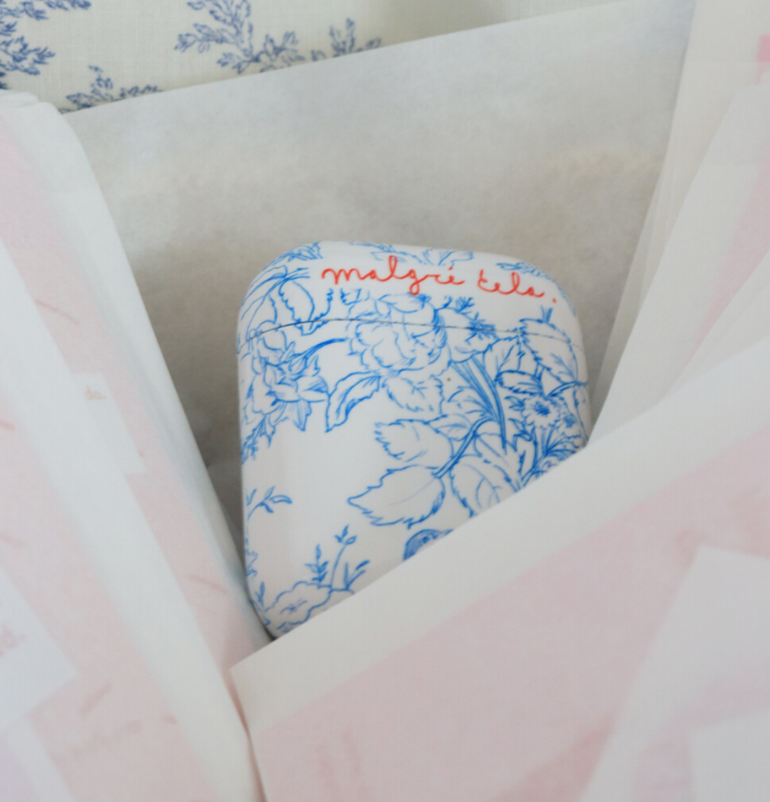 |Malgrecela| Toile de Jouy Airpods Case (Glossy)