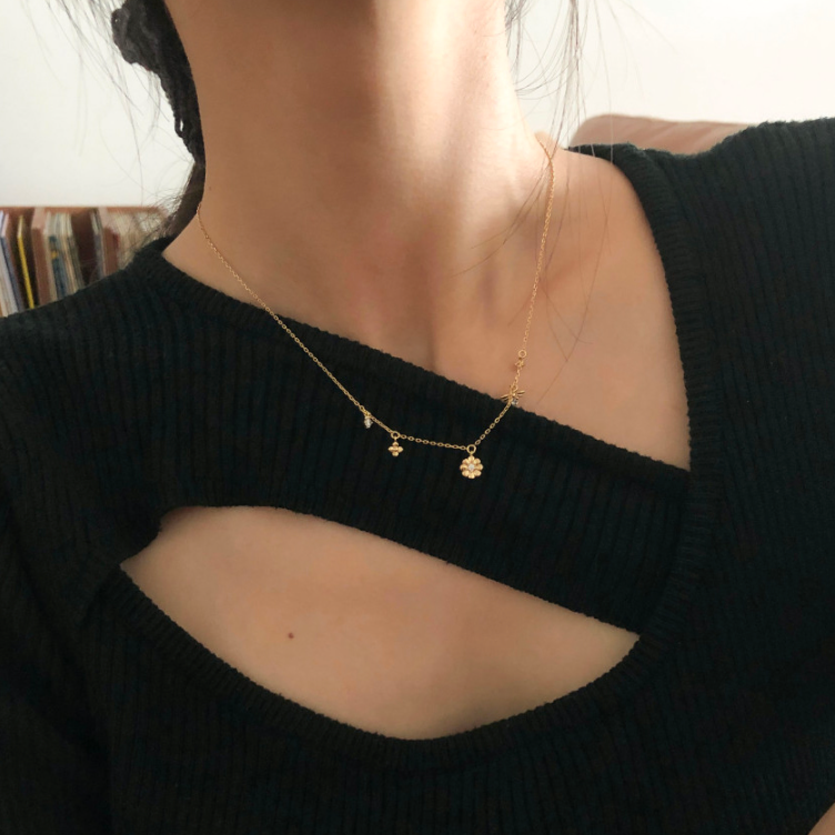 |DUNGEUREON| Daisy Silver Necklace