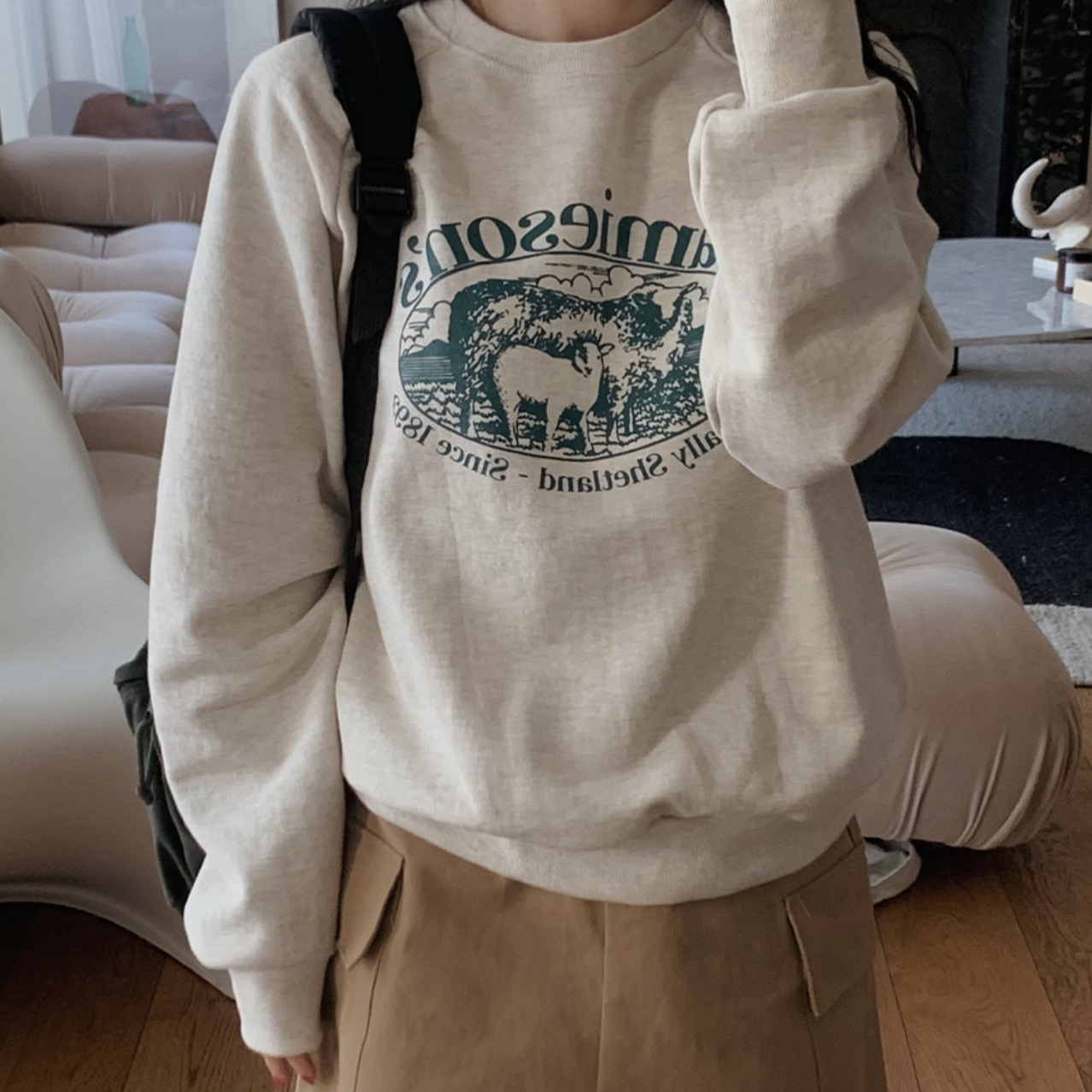|SLOWAND| Lettering Raglan Sweatshirt