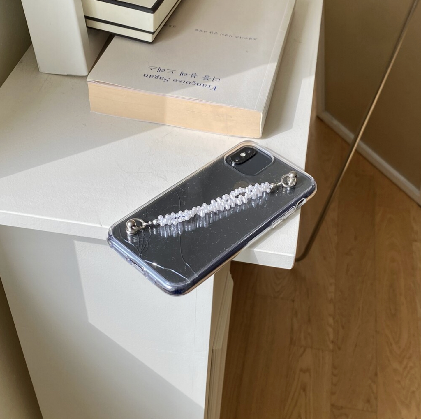 |dust dusty| Pearl Strap Phone Case