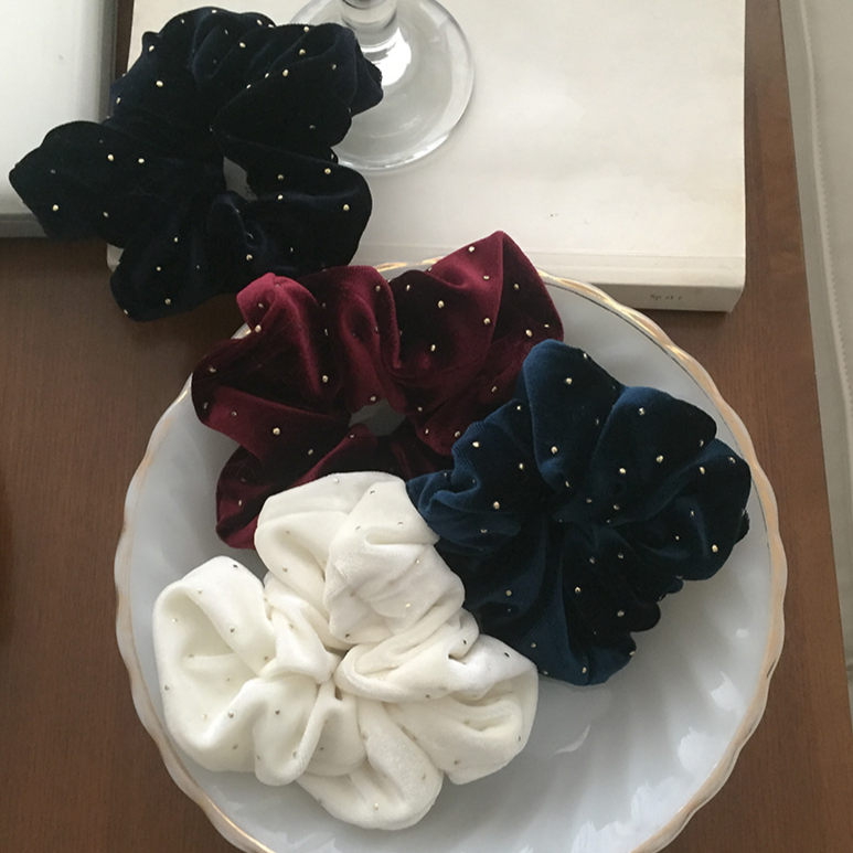 |moat| Gold Dot Velvet Scrunchy (1+1)