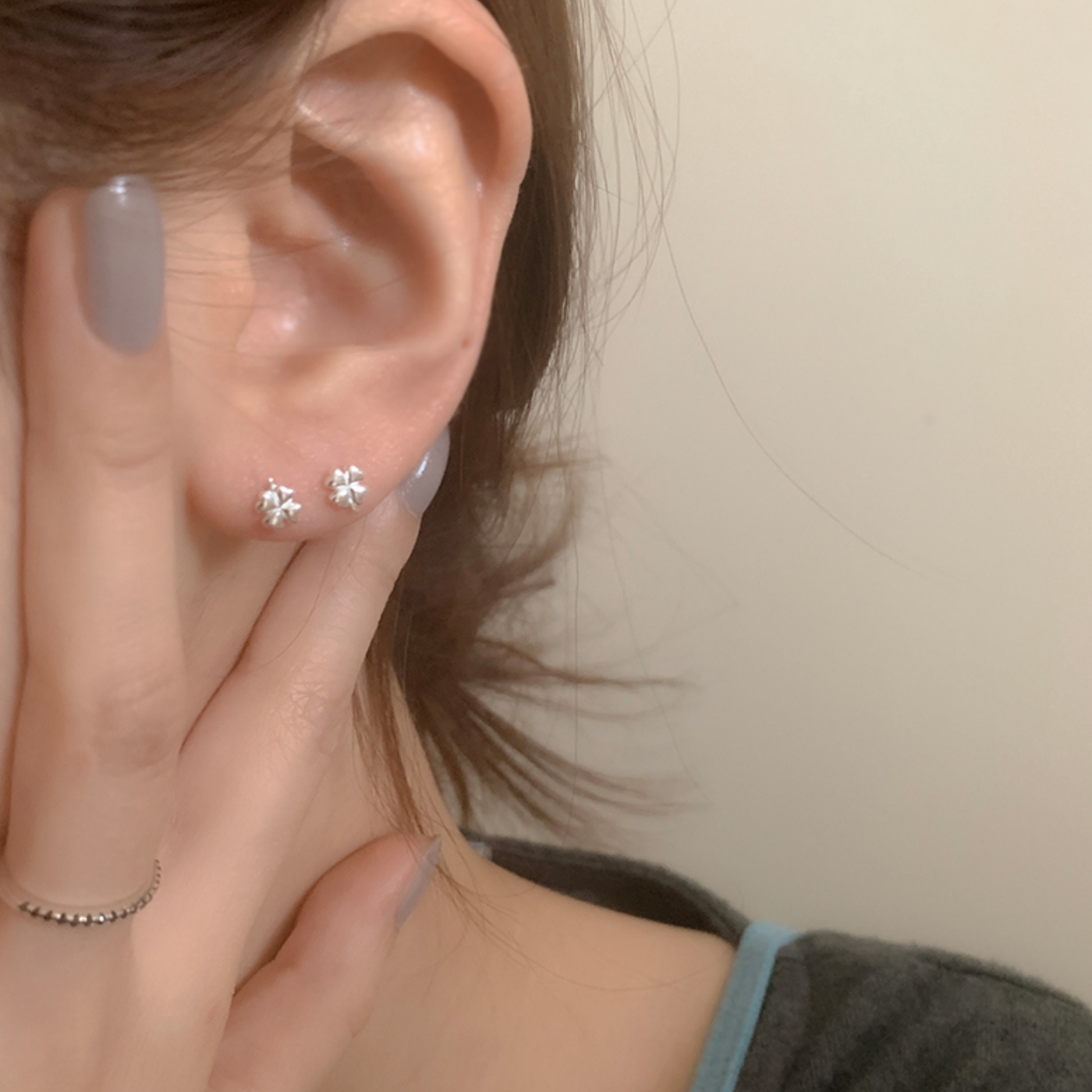 |moat| Mini Clover Earring (silver925)