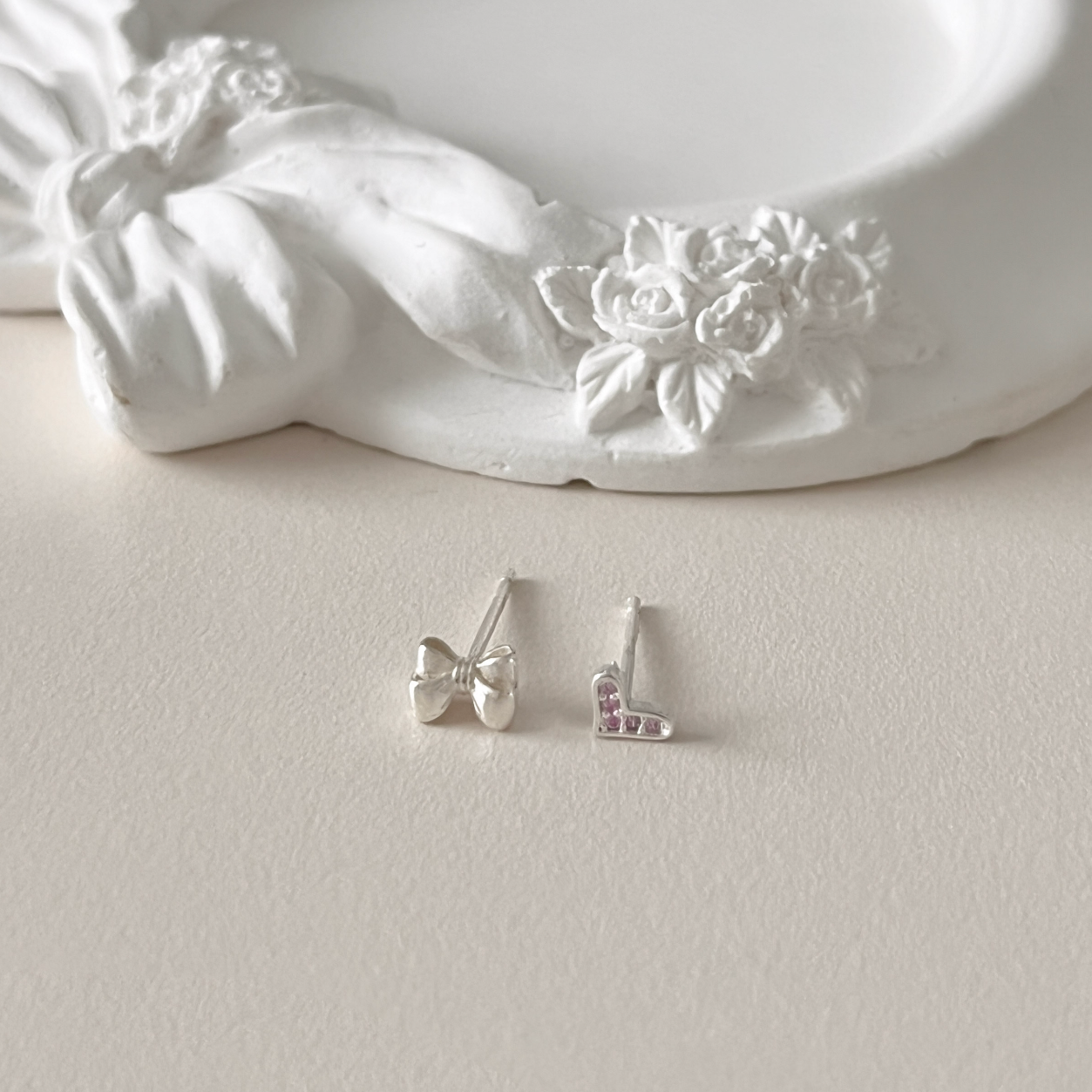 |aube n berry| 925Silver Lisa Ribbon Pink Heart Mini Silver Earrings