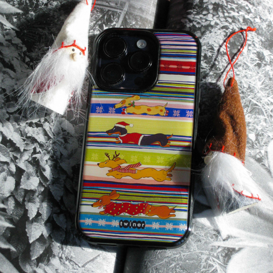 |twiner| Winter Edition Dachshund Phone Case