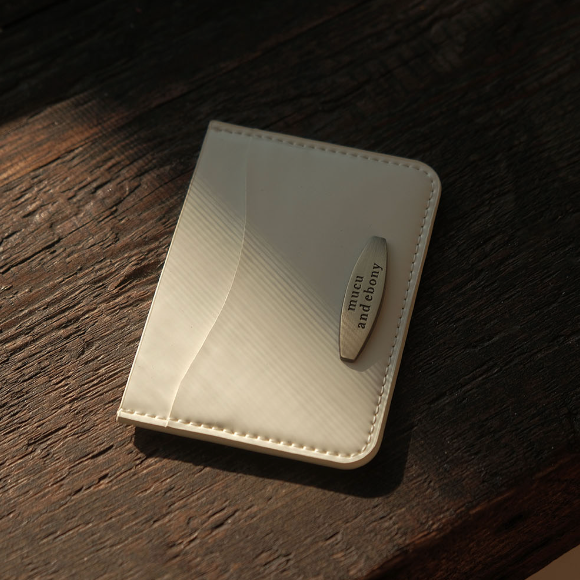 |mucu and ebony| Dessert Card Wallet Vanilla