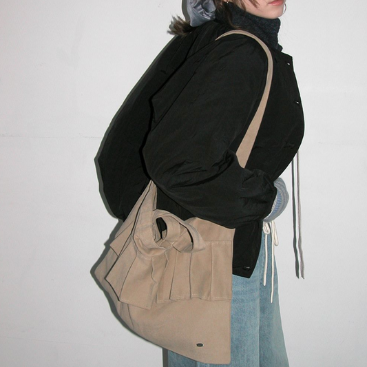 |VOOR| Washing Cotton Ruffle Hand & Cross Bag Beige