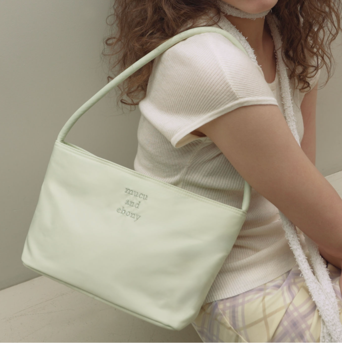 |mucu and ebony| Near Flat Bag Pistachio