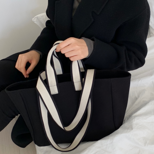 ｜unfold｜ Two-tone Strap Bag (Black)