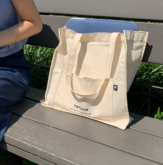 ｜TETEUM｜ NAVY STITCH BAG