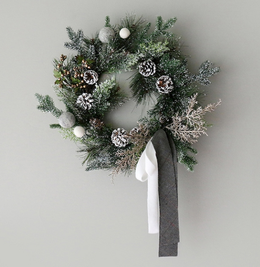 Goldberry Modern Christmas Wreath