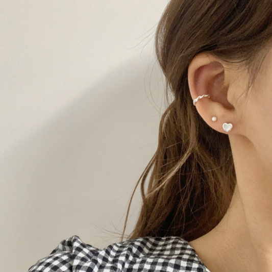 ｜DUNGEUREON｜ Bebe Twist Earcuff