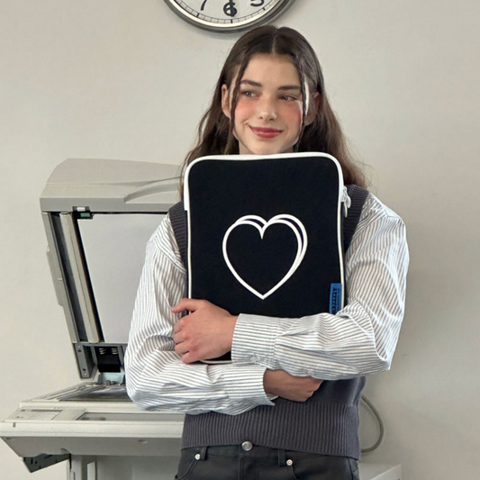 ｜MAZZZZY｜ Signature Heart Pad Pouch