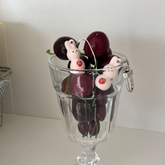 ｜flo.d studio｜ Strawberry Bunny Keyring