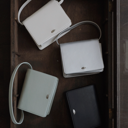 ｜SLOWAND｜ # Lento Stand Square Leather Bag