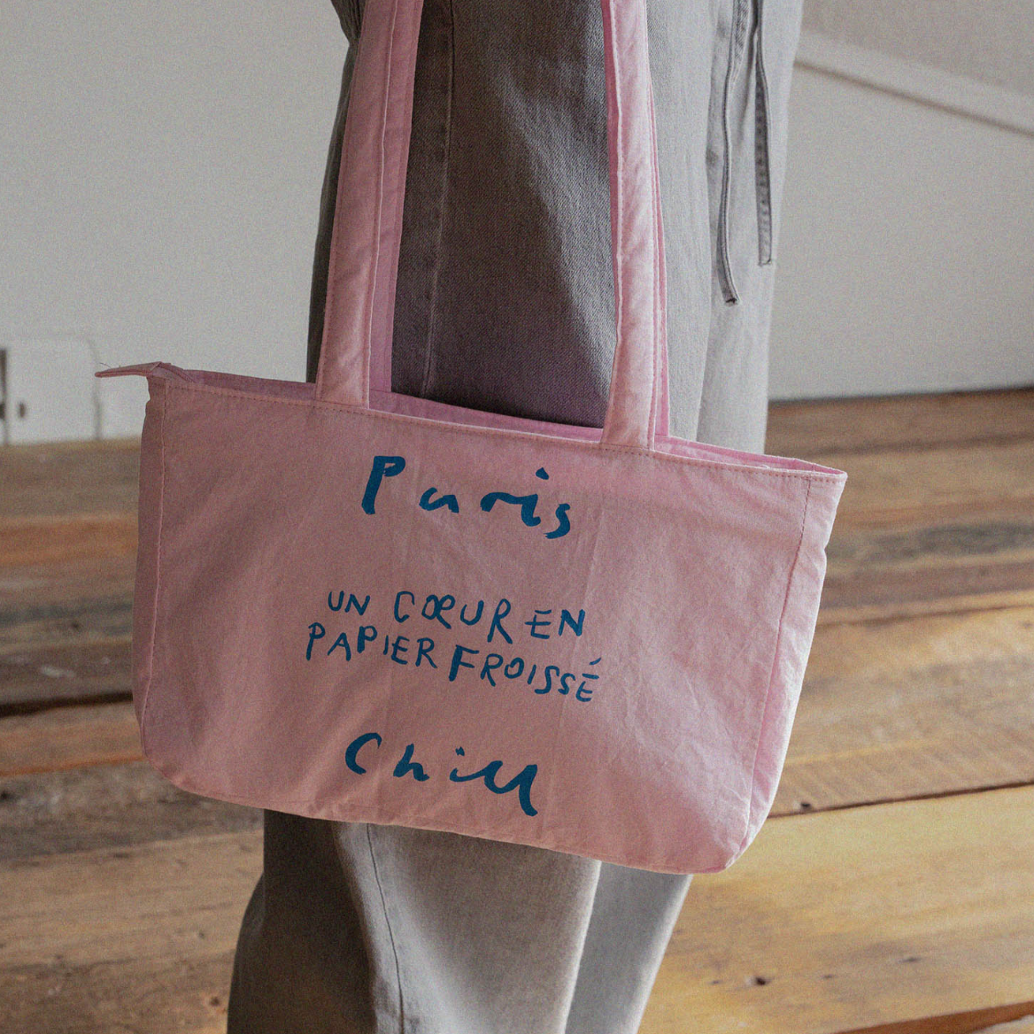 ｜HOTEL PARIS CHILL｜ Paper Heart Puffer Bag (Pink)