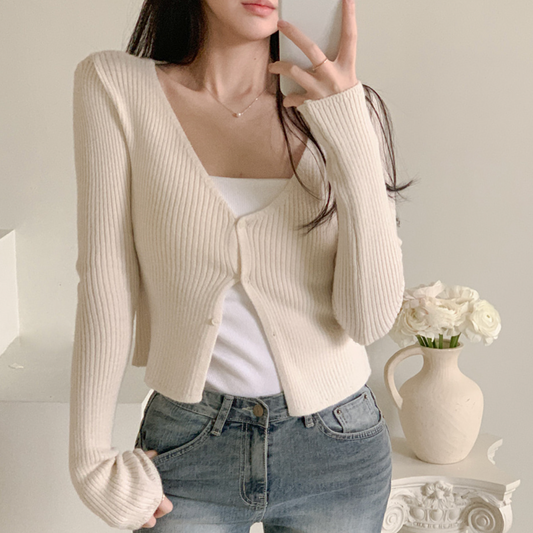 ｜perbit｜ Tina Slim Fit V-Neck 3 Button Knit Cardigan