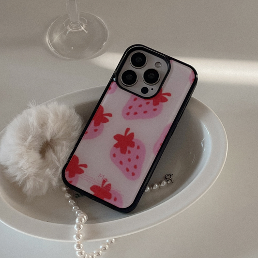 ｜Mademoment｜ Strawberry Delight Pattern Bumper Case